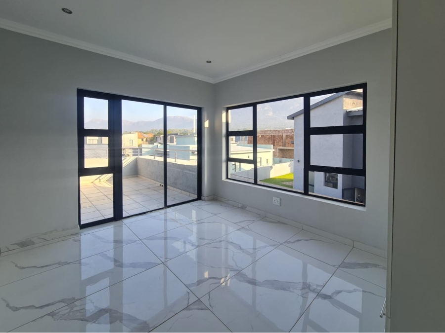 To Let 4 Bedroom Property for Rent in Melodie North West